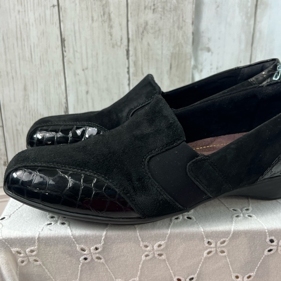 Clarks Shoes Womens 9 Black Leather Wedges Everyday Comfort Active Air, Office - Picture 6 of 16